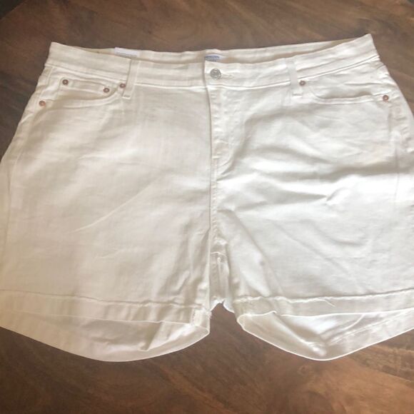 Denizen Levi's mid rise shorts for women- white size 20 - Picture 1 of 8